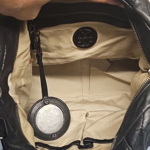 TORY BURCH QUILTED CHAIN SHOULDER BAG BFPM-07-148 - Picture 6 of 8